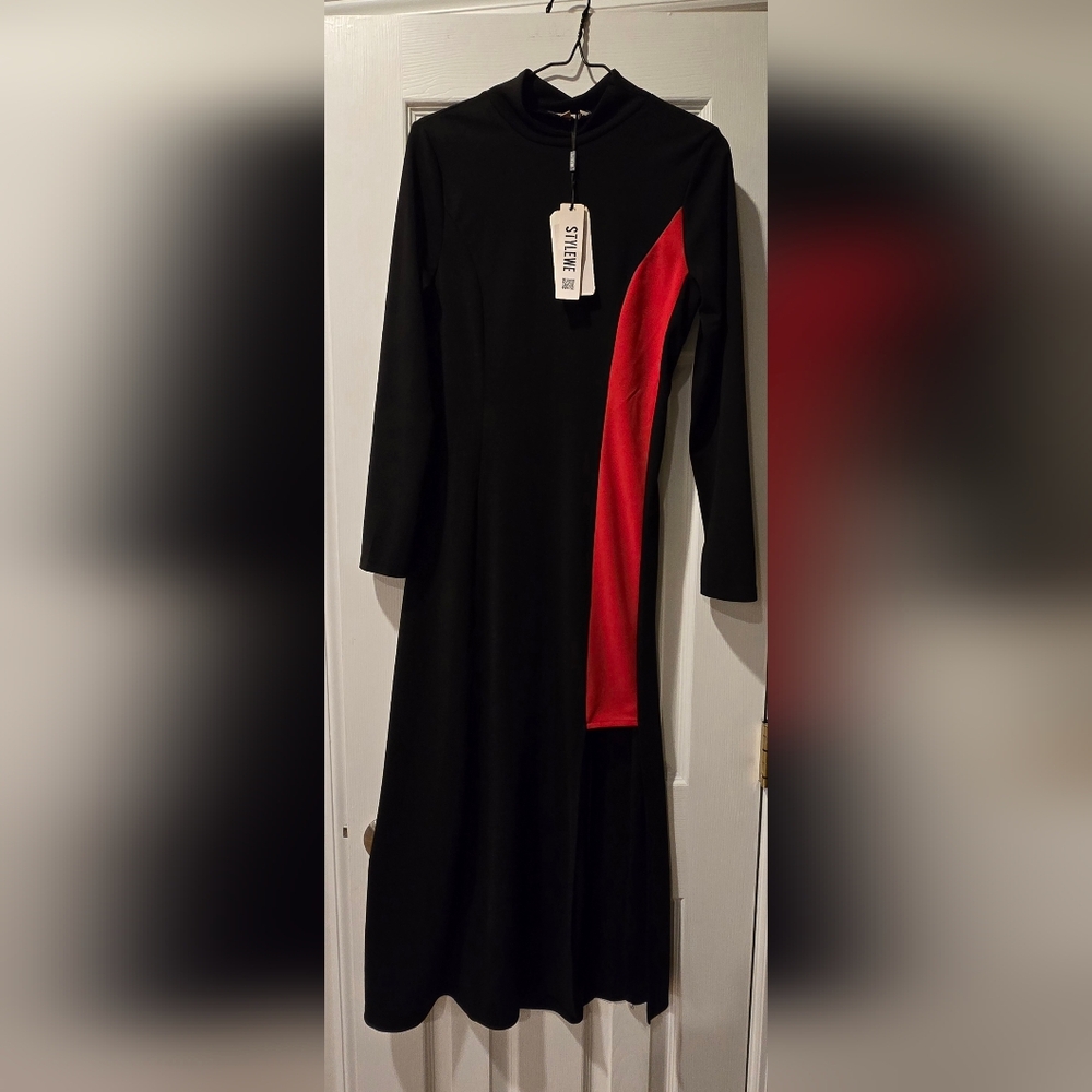 Black and Red Long Sleeve Dress With Front Slit